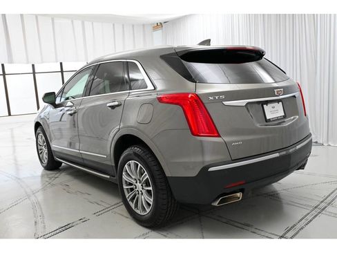 Used 2018 Cadillac XT5 Luxury w/ Driver Awareness Package image 5