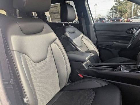 New 2026 Jeep Compass Latitude AWD/4WD image 40