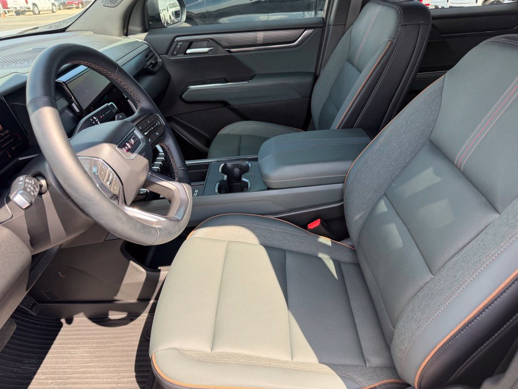 Used 2026 GMC Acadia AT4 w/ Luxury Package AWD/4WD image 32