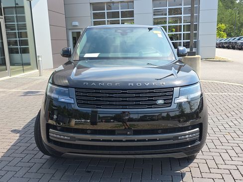 Certified 2025 Land Rover Range Rover SE AWD/4WD image 2