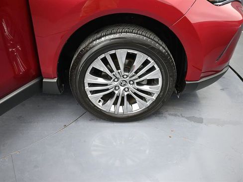 Certified 2024 Toyota Venza Limited AWD/4WD image 23