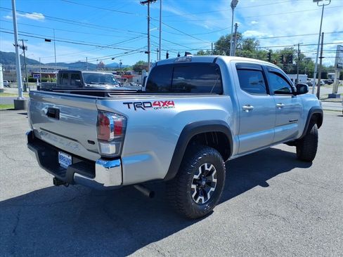 Used 2023 Toyota Tacoma TRD Off-Road AWD/4WD image 4