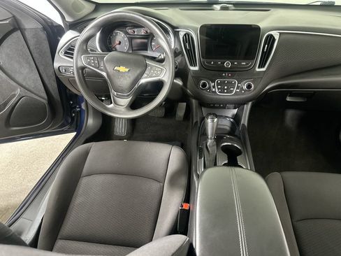 Used 2020 Chevrolet Malibu LT FWD image 17