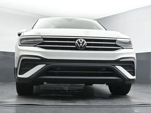 Used 2024 Volkswagen Tiguan SE AWD/4WD image 34