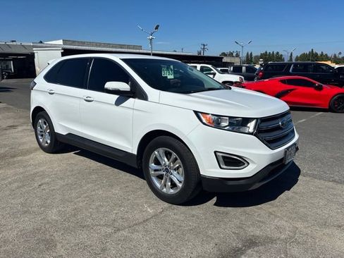 Used 2018 Ford Edge SEL w/ Equipment Group 201A FWD image 2