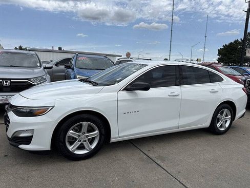 Used 2020 Chevrolet Malibu LS w/ LPO, Convenience Package 1 FWD image 2