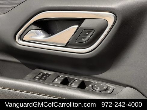Used 2024 GMC Yukon SLT RWD image 24
