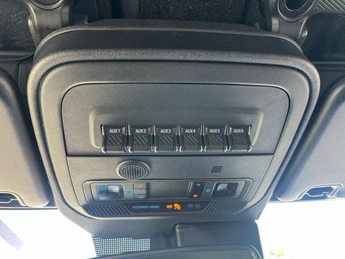 Certified 2024 Ford Bronco Wildtrak AWD/4WD image 38