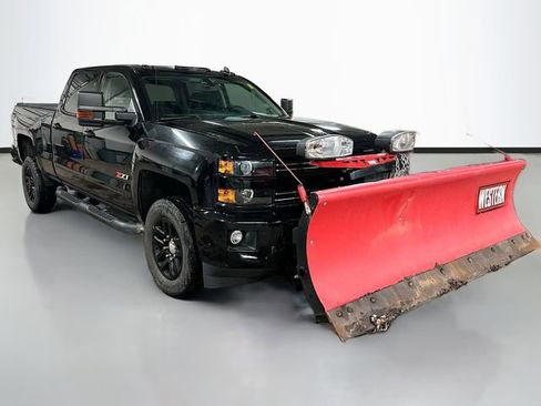 Used 2017 Chevrolet Silverado 2500 LT w/ Midnight Edition image 3