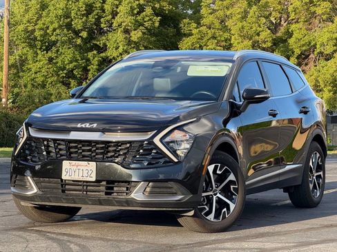 Used 2023 Kia Sportage EX AWD/4WD image 1
