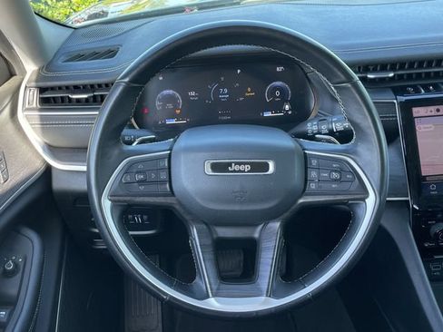 Used 2022 Jeep Grand Cherokee L Limited w/ Luxury Tech Group II RWD image 12