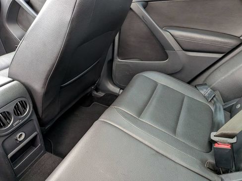 Used 2015 Volkswagen Tiguan SEL FWD image 34