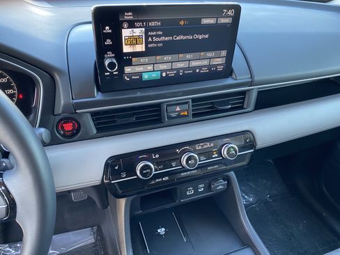 Certified 2025 Honda Pilot EX-L image 19