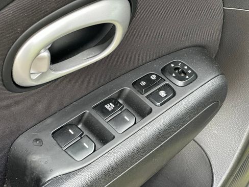 Used 2015 Kia Soul FWD image 15