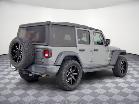 Used 2018 Jeep Wrangler Unlimited Sport S AWD/4WD image 9
