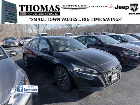 Used 2024 Nissan Altima 2.5 SV image 1
