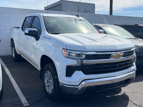 Used 2024 Chevrolet Silverado 1500 LT image 2