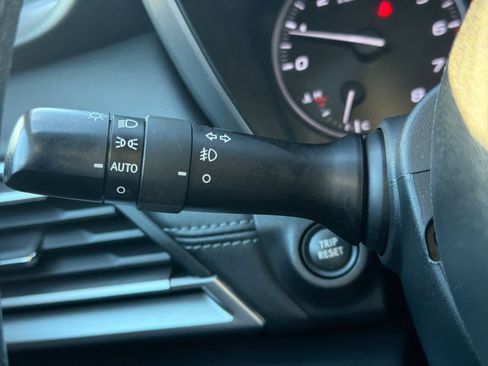 Used 2022 Subaru Legacy Limited image 28