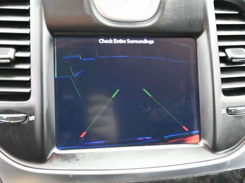 Used 2019 Chrysler 300 Limited image 22