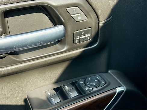 Used 2021 GMC Sierra 1500 SLT image 17