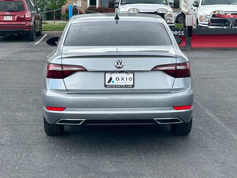 Used 2021 Volkswagen Jetta R-Line w/ R-Line Cold Weather Package FWD image 5