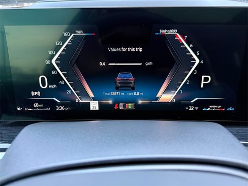 Certified 2023 BMW X7 xDrive40i w/ Executive Package image 19