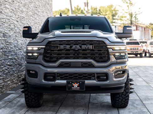 Used 2026 RAM 3500 Limited AWD/4WD image 12