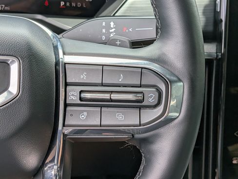 Used 2025 GMC Acadia Elevation FWD image 26