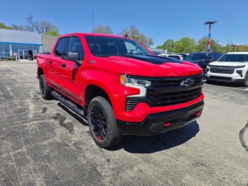 Used 2024 Chevrolet Silverado 1500 LT Trail Boss w/ Protection Package AWD/4WD image 3
