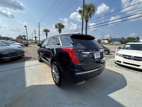 Used 2017 Cadillac XT5 Luxury w/ Driver Awareness Package FWD image 3