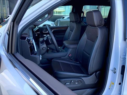 Used 2024 GMC Sierra 1500 Denali w/ Denali Reserve Package image 8