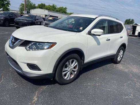Used 2015 Nissan Rogue FWD image 2