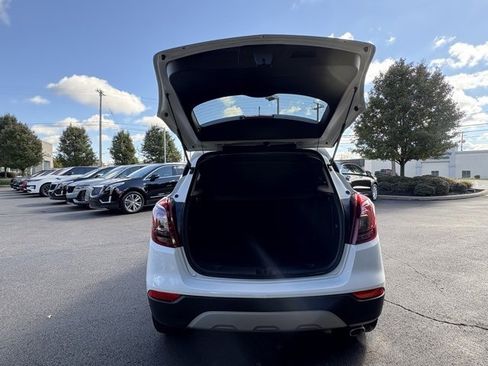 Certified 2022 Buick Encore Preferred image 5