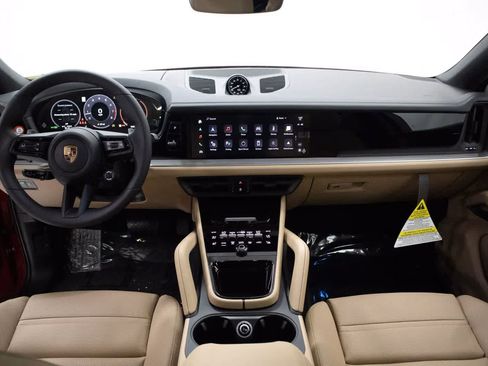 Certified 2025 Porsche Cayenne Coupe AWD/4WD image 13