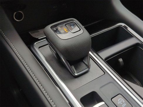 New 2025 Nissan Pathfinder SV image 11