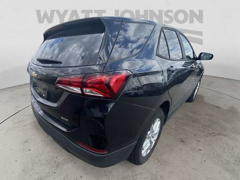 Used 2024 Chevrolet Equinox LS w/ LS Convenience Package AWD/4WD image 9