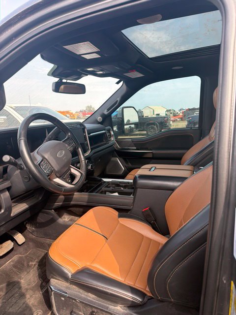 Used 2023 Ford F350 Platinum AWD/4WD image 4