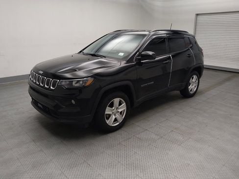 Used 2022 Jeep Compass Latitude w/ Convenience Group AWD/4WD image 2