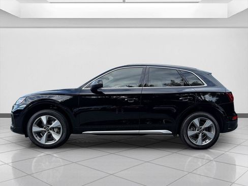Used 2023 Audi Q5 2.0T Premium w/ Convenience Package AWD/4WD image 2