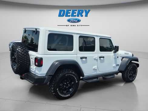Used 2023 Jeep Wrangler Unlimited w/ Cold Weather Group AWD/4WD image 6
