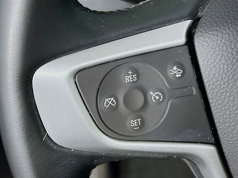 Used 2023 GMC Acadia SLT image 15