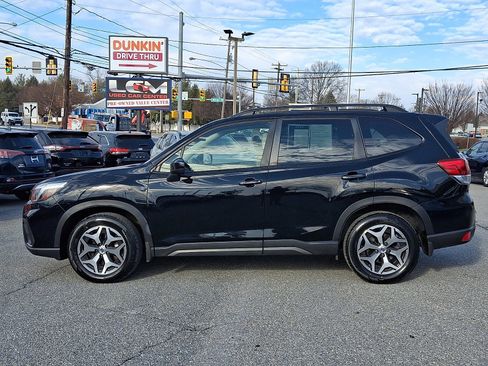 Used 2021 Subaru Forester Premium image 6