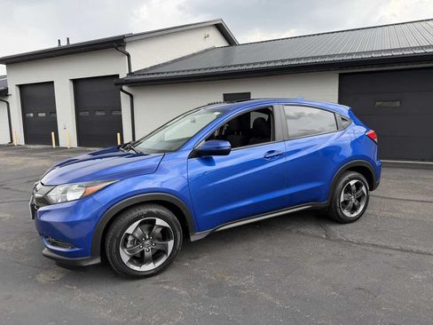 Used 2018 Honda HR-V EX image 2