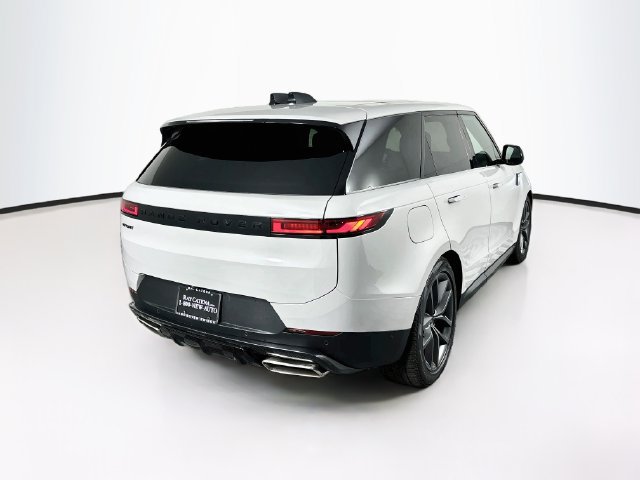Used 2025 Land Rover Range Rover Sport SE AWD/4WD image 5