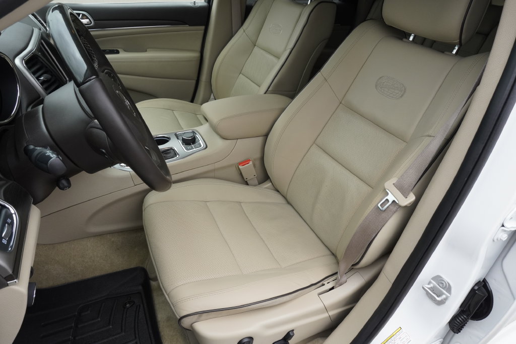 Used 2018 Jeep Grand Cherokee Overland AWD/4WD image 20