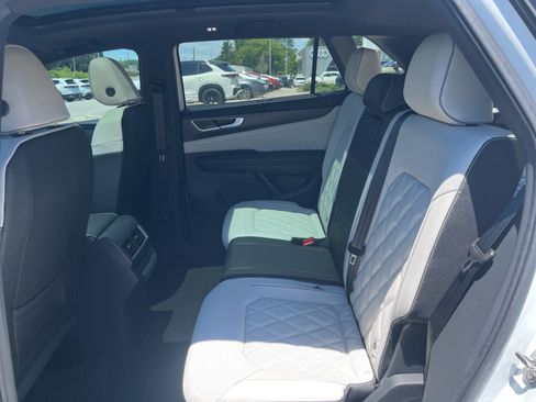 New 2026 Volkswagen Atlas Cross Sport SEL Premium R-Line AWD/4WD image 25