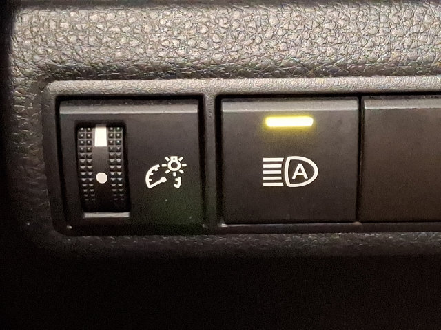 Used 2024 Toyota Corolla LE FWD image 23