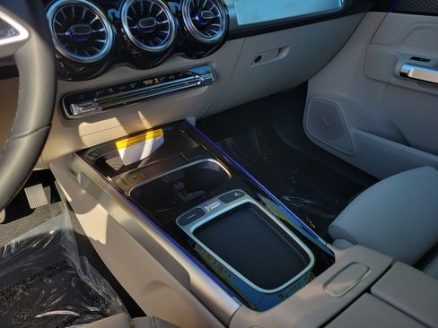 Certified 2025 Mercedes-Benz GLB 250 image 29