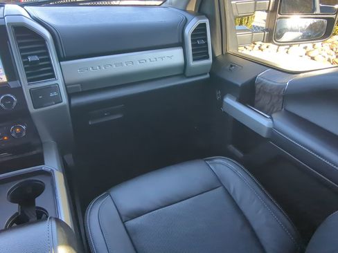 Certified 2019 Ford F250 Lariat w/ Lariat Value Package image 15