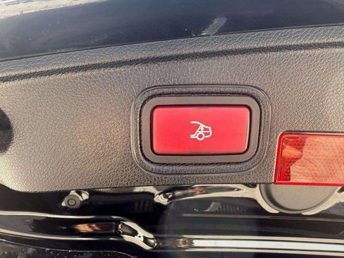 Used 2022 Mercedes-Benz C 300 Cabriolet image 18